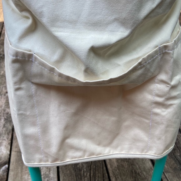 FAO Schwarz Child Size Apron - Picture 4 of 12